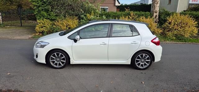 Wit Gebruikt 2012 Toyota Auris Executive Hatchback | € 7.950 (Eerlijke prijs) - Afbeelding 1/4