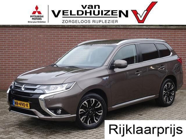 Bruin Gebruikt 2016 Mitsubishi Outlander SUV | € 15.950 (Iets duurder) - Afbeelding 1/4