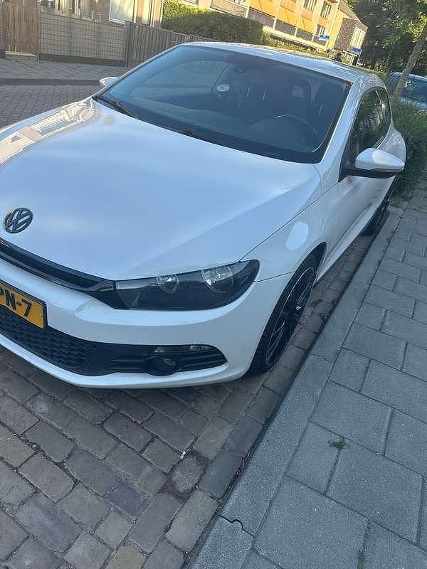 Wit Gebruikt 2009 VW Scirocco Highline Coupé | € 5.500 (Eerlijke prijs) - Afbeelding 1/4