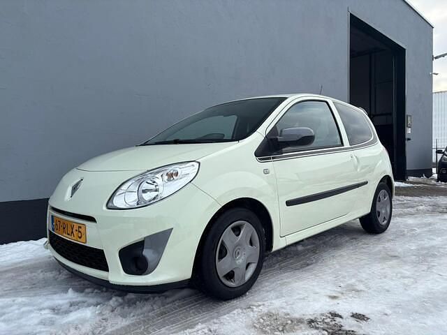 Geel Occasion 2011 Renault Twingo Collection Hatchback | € 2.750 (Eerlijke prijs) - Afbeelding 1/4
