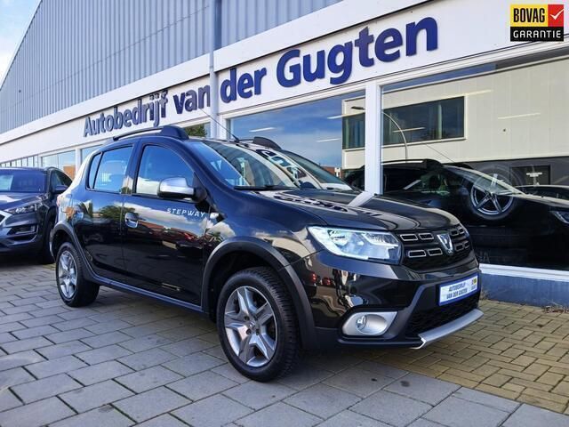 Zwart, metallic lak Gebruikt 2018 Dacia Sandero Lauréate Hatchback | € 12.950 (Duur) - Afbeelding 1/4