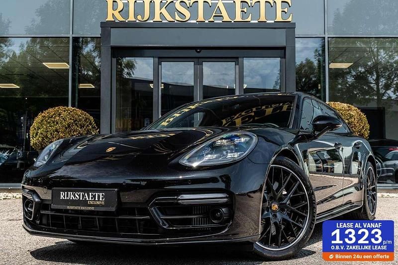 Zwart, metallic lak Gebruikt 2024 Porsche Panamera S E-Hybrid Platinum Edition Sedan | € 99.900 - Afbeelding 1/4