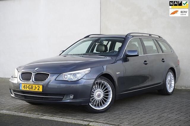 Grijs Gebruikt 2008 BMW 523 Stationwagen | € 10.950 (Duur) - Afbeelding 1/4