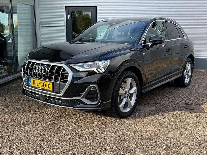 Zwart Gebruikt 2021 Audi Q3 S-Line SUV | € 30.950 (Goede deal) - Afbeelding 1/4