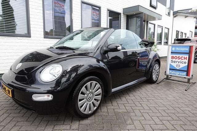 Zwart Gebruikt 2005 VW Beetle Comfortline Cabriolet | € 5.500 (Eerlijke prijs) - Afbeelding 1/4