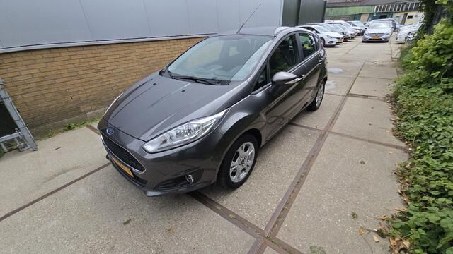 Occasion Ford Fiesta Style 80 PK (58 kW) 2016 Grijs Hatchback