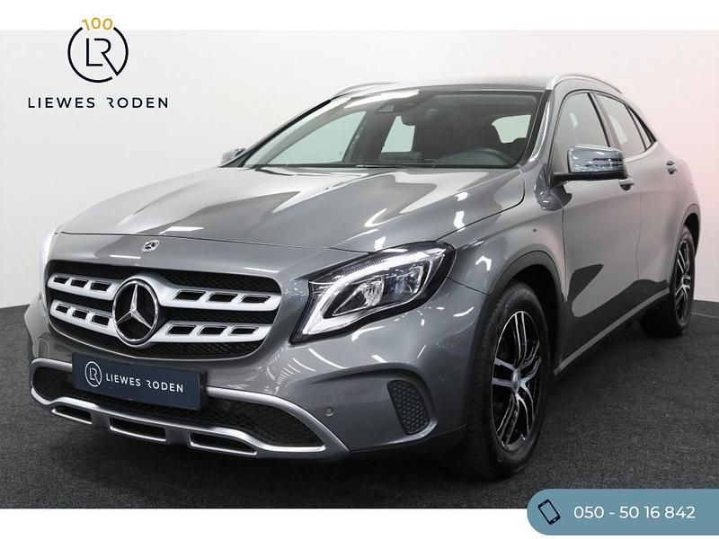 Grijs Gebruikt 2019 Mercedes GLA180 Business SUV | € 24.950 (Super prijs) - Afbeelding 1/4
