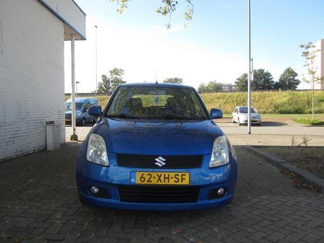 Blauw Gebruikt 2007 Suzuki Swift Exclusive Hatchback | € 2.150 (Eerlijke prijs) - Afbeelding 1/4