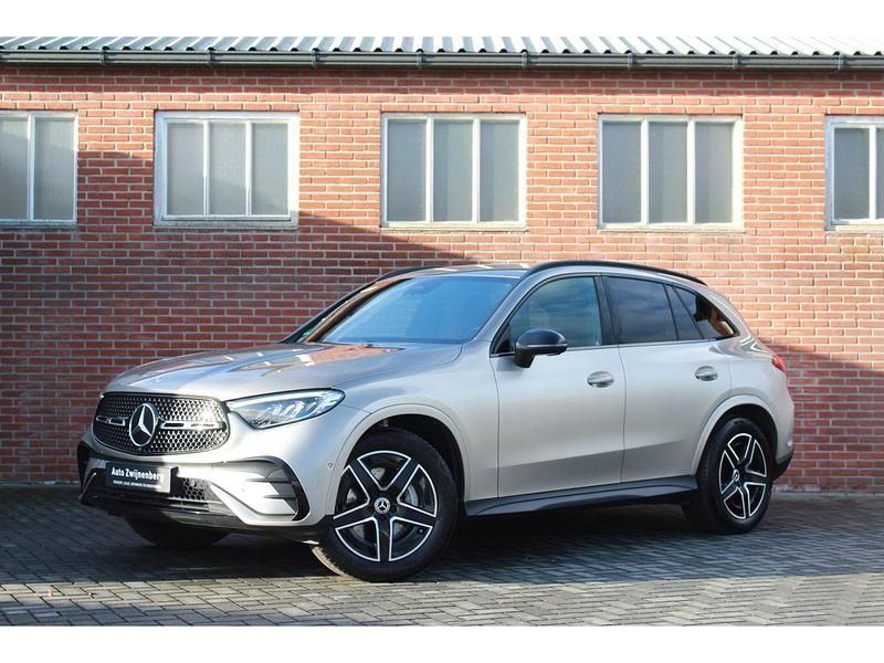 Grijs Gebruikt 2023 Mercedes GLC200 AMG line SUV | € 59.900 (Eerlijke prijs) - Afbeelding 1/4
