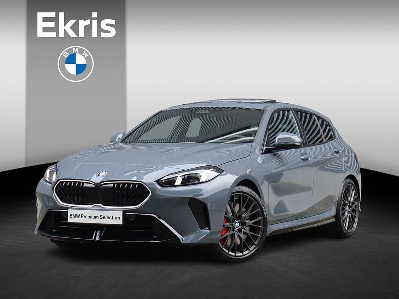 Grijs Gebruikt 2025 BMW 120 M Sport Hatchback | € 60.386 - Afbeelding 1/4