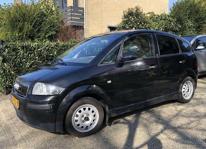 Zwart Gebruikt 2001 Audi A2 Hatchback | € 1.495 - Afbeelding 1/4