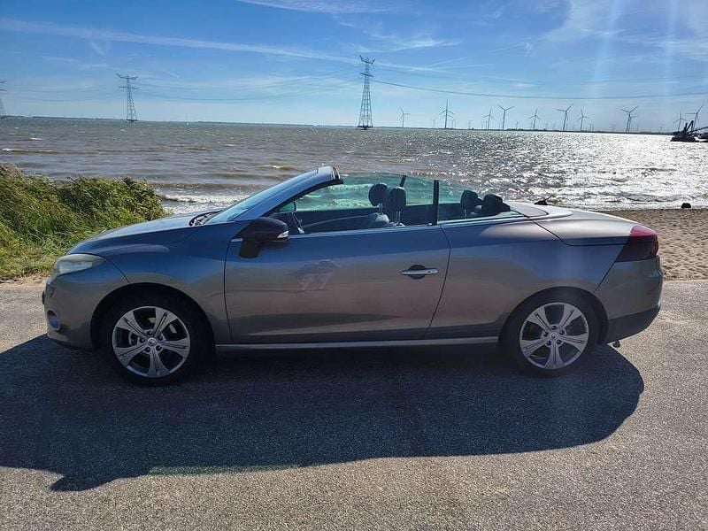 Grijs Gebruikt 2010 Renault Mégane Cabriolet Dynamique Cabriolet | € 6.850 (Duur) - Afbeelding 1/4
