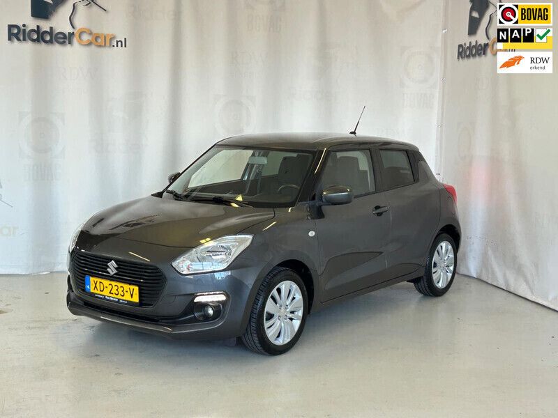 Grijs Gebruikt 2018 Suzuki Swift Hatchback | € 12.999 (Goede deal) - Afbeelding 1/4