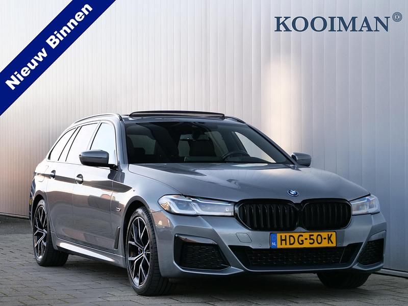 Grijs Occasion 2024 BMW 530 Stationwagen | € 47.950 (Eerlijke prijs) - Afbeelding 1/4