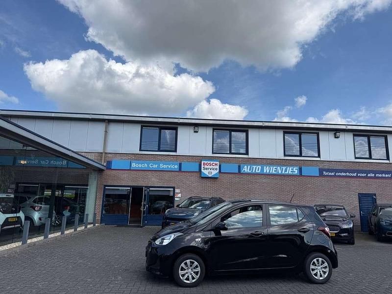 Zwart Gebruikt 2018 Hyundai i10 Comfort Hatchback | € 7.950 (Eerlijke prijs) - Afbeelding 1/4