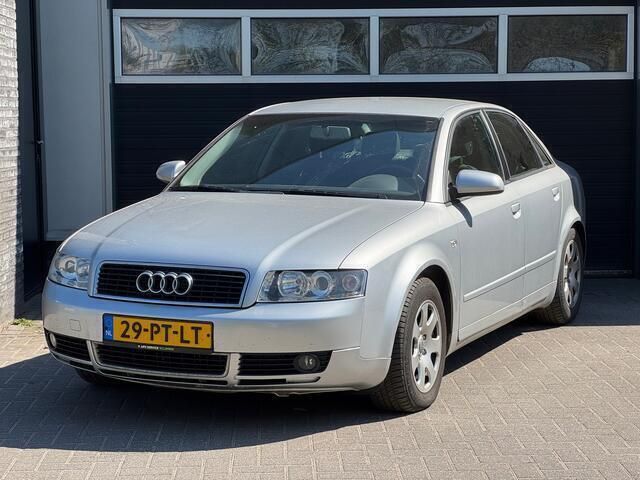 Grijs Gebruikt 2004 Audi A4 Proline Sedan | € 1.750 (Eerlijke prijs) - Afbeelding 1/4