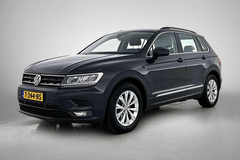 Grijs Gebruikt 2019 VW Tiguan Highline SUV | € 20.995 (Super prijs) - Afbeelding 1/3