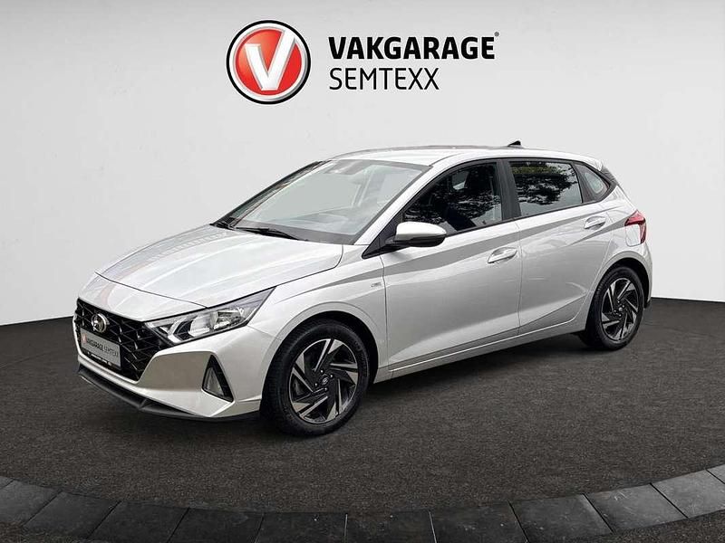Grijs Gebruikt 2022 Hyundai i20 Comfort Hatchback | € 12.950 - Afbeelding 1/4