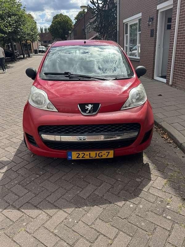 Rood Gebruikt 2010 Peugeot 107 Hatchback | € 1.400 (Super prijs) - Afbeelding 1/4