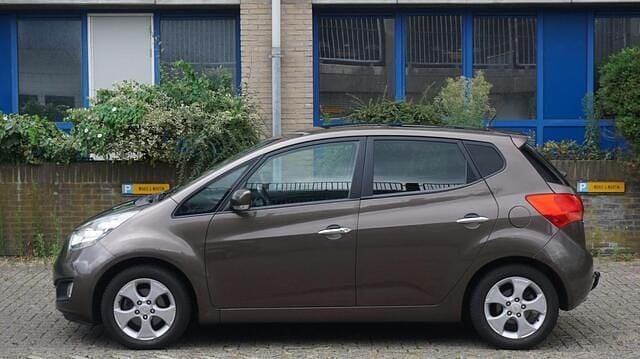 Bruin Gebruikt 2012 Kia Venga Hatchback | € 4.450 (Eerlijke prijs) - Afbeelding 1/4