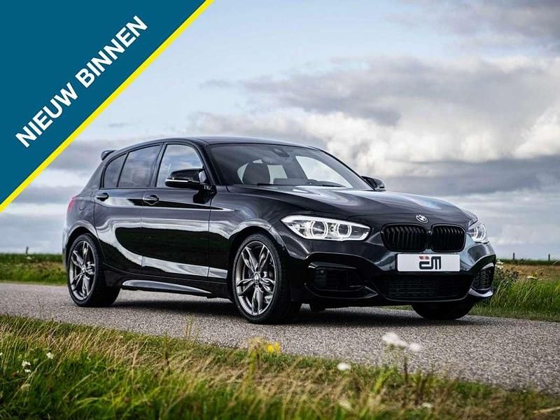 Zwart Gebruikt 2016 BMW M135 Hatchback | € 25.995 (Super prijs) - Afbeelding 1/4