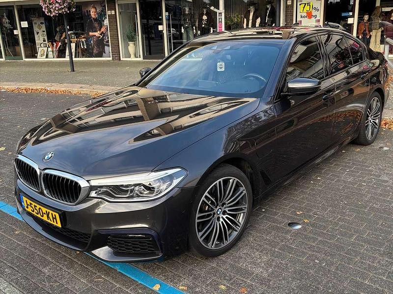 Grijs Occasion 2020 BMW 530 Sedan | € 32.000 (Super prijs) - Afbeelding 1/4