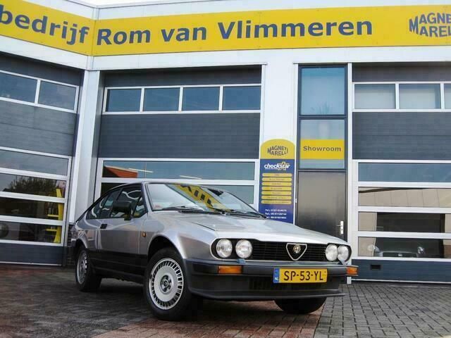Grijs Gebruikt 1987 Alfa Romeo GTV Coupé | € 29.900 - Afbeelding 1/4