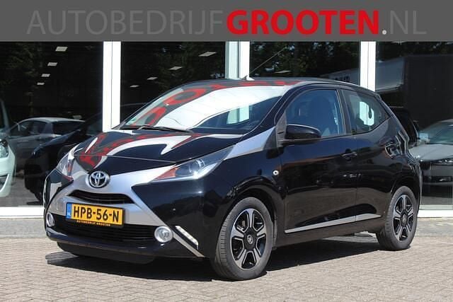 Zwart Gebruikt 2014 Toyota Aygo X-clusiv Hatchback | € 7.499 (Iets duurder) - Afbeelding 1/4