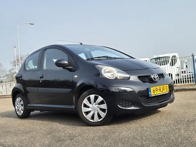 Occasion Toyota Aygo Comfort 68 PK (50 kW) 2011 Zwart Hatchback