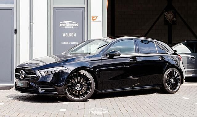 Zwart Gebruikt 2019 Mercedes A250 AMG Hatchback | € 27.950 (Eerlijke prijs) - Afbeelding 1/4