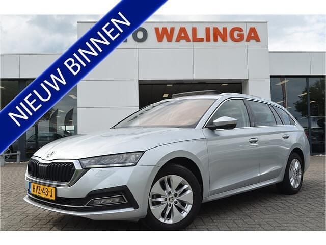 Grijs Gebruikt 2022 Skoda Octavia Ambition Stationwagen | € 16.900 (Goede deal) - Afbeelding 1/4