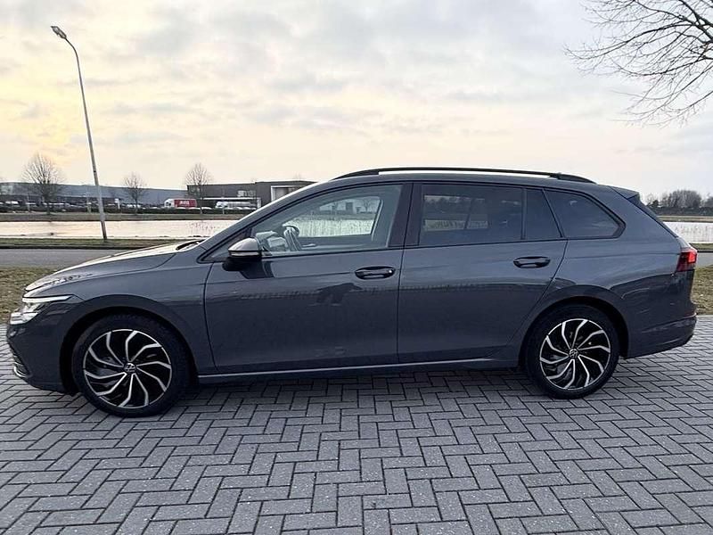 Occasion VW Golf VIII Life 110 PK (80 kW) 2021 Grijs Stationwagen