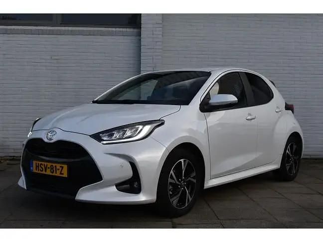 Wit Gebruikt 2024 Toyota Yaris Hybrid Edition Hatchback | € 26.999 (Iets duurder) - Afbeelding 1/4