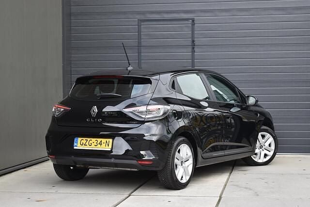 Occasion Renault Clio V Evolution 143 PK (105 kW) 2024 Noir étoilé gne Hatchback