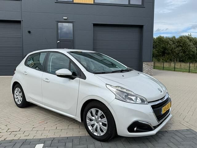 Wit Gebruikt 2017 Peugeot 208 Hatchback | € 7.745 (Eerlijke prijs) - Afbeelding 1/4