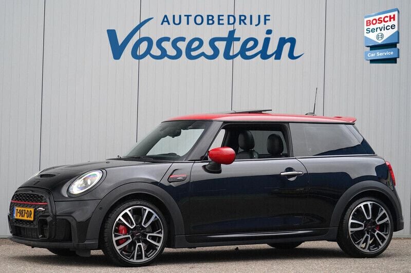 Zwart, metallic lak Gebruikt 2021 Mini John Cooper Works Hatchback | € 29.900 (Eerlijke prijs) - Afbeelding 1/4