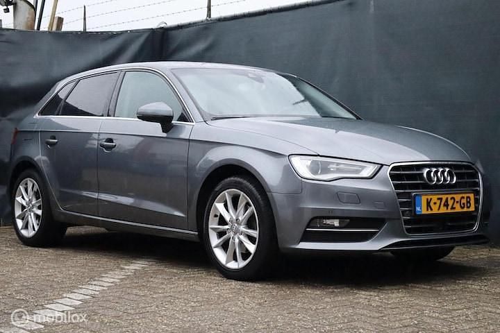 Occasion Audi A3 Sportback S-Line 2013 Grijs (metallic) Hatchback