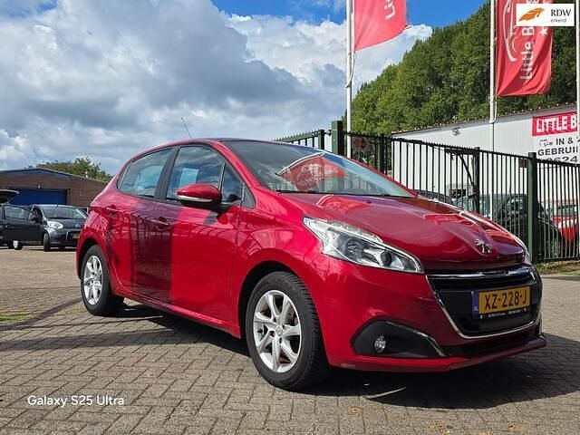 Rood Gebruikt 2016 Peugeot 208 Hatchback | € 6.499 (Goede deal) - Afbeelding 1/4