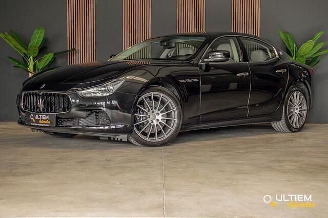 Zwart, metallic lak Gebruikt 2015 Maserati Ghibli Coupé | € 28.990 (Goede deal) - Afbeelding 1/4
