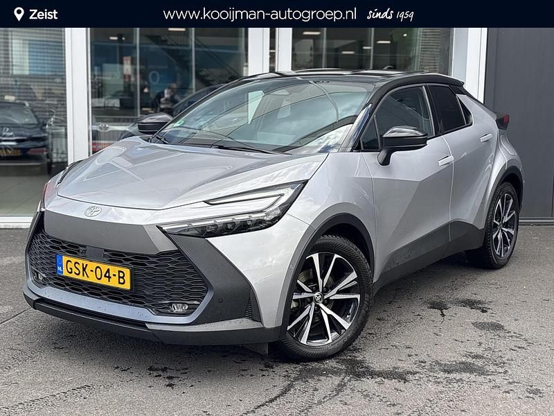 Shimmering silver metallic / zwart dak Gebruikt 2024 Toyota C-HR Edition SUV | € 34.400 (Goede deal) - Afbeelding 1/4