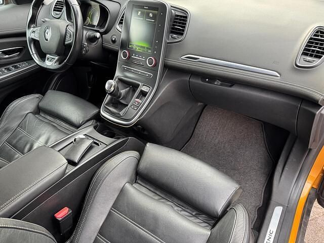 Occasion Renault Scénic IV Initiale Paris 132 PK (97 kW) 2017 Oranje MPV