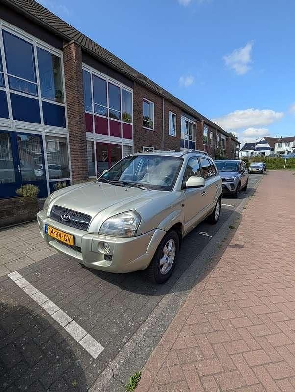 Grijs Gebruikt 2006 Hyundai Tucson Dynamiq SUV | € 3.200 (Eerlijke prijs) - Afbeelding 1/3
