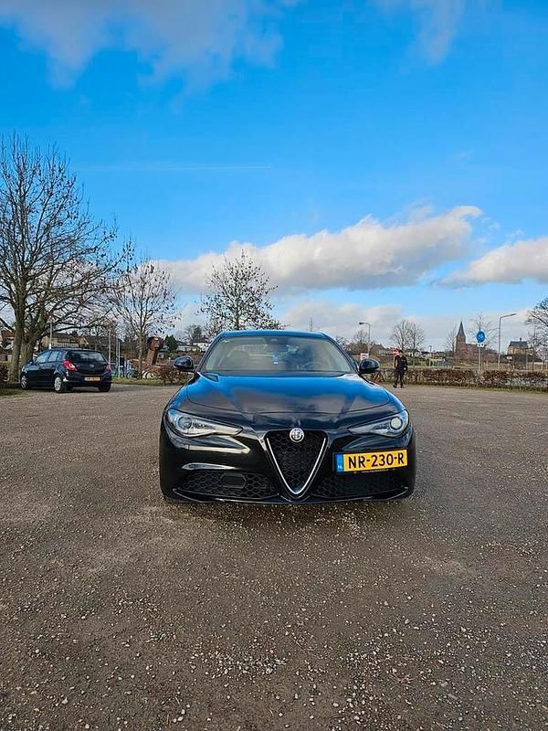 Gebruikt 2017 Alfa Romeo Giulia | € 16.500 (Super prijs) - Afbeelding 1/4