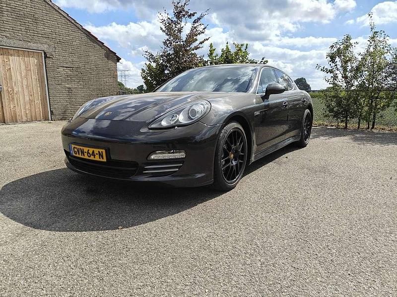 Gebruikt 2010 Porsche Panamera 4S Sedan | € 35.995 - Afbeelding 1/4