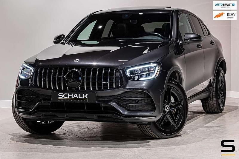 Grijs Gebruikt 2021 Mercedes GLC300e Business Coupé | € 49.950 (Eerlijke prijs) - Afbeelding 1/4
