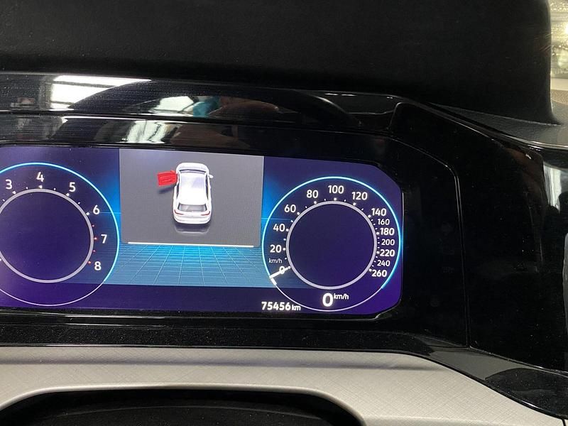 Occasion VW Golf VIII Life 131 PK (96 kW) 2021 Grijs Hatchback