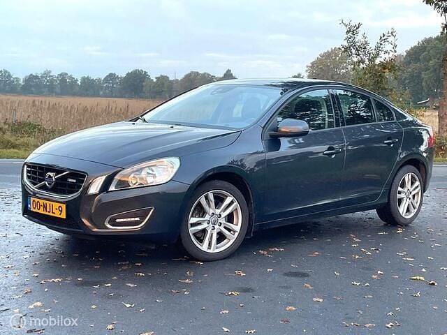 Grijs Gebruikt 2010 Volvo S60 R-Design Sedan | € 6.750 - Afbeelding 1/4