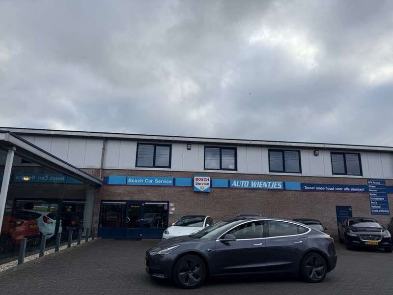 Grijs Gebruikt 2019 Tesla Model 3 Long Range Sedan | € 22.450 (Eerlijke prijs) - Afbeelding 1/4