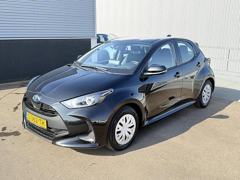 Occasion Toyota Yaris Hybrid Active 116 PK (85 kW) 2023 Zwart Hatchback