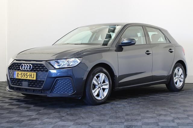 Grijs (metallic) Gebruikt 2019 Audi A1 Sportback Proline Hatchback | € 17.750 (Eerlijke prijs) - Afbeelding 1/4